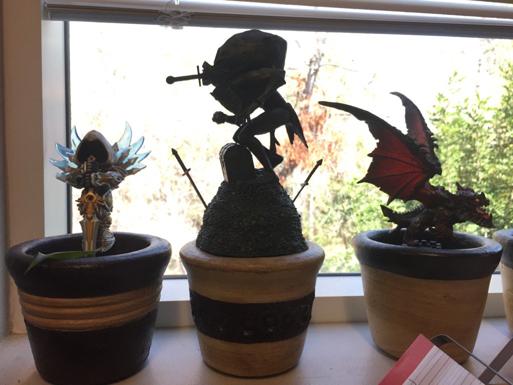 TerranGregory's tweet photo. E'rybody needs a hobby. #LilSprouts https://t.co/AyVn6gRPDD
