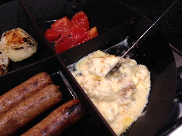 NethertonNews's tweet photo. #Breakfastpan what do you think? Sausage, tomato, scrambled eggs, potato cakes https://t.co/0cIMeoGM2L