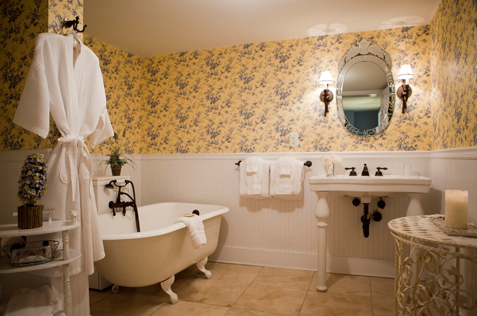 Did you know most of our room host clawfoot tubs? Book one of these rooms today and experience it for yourself.