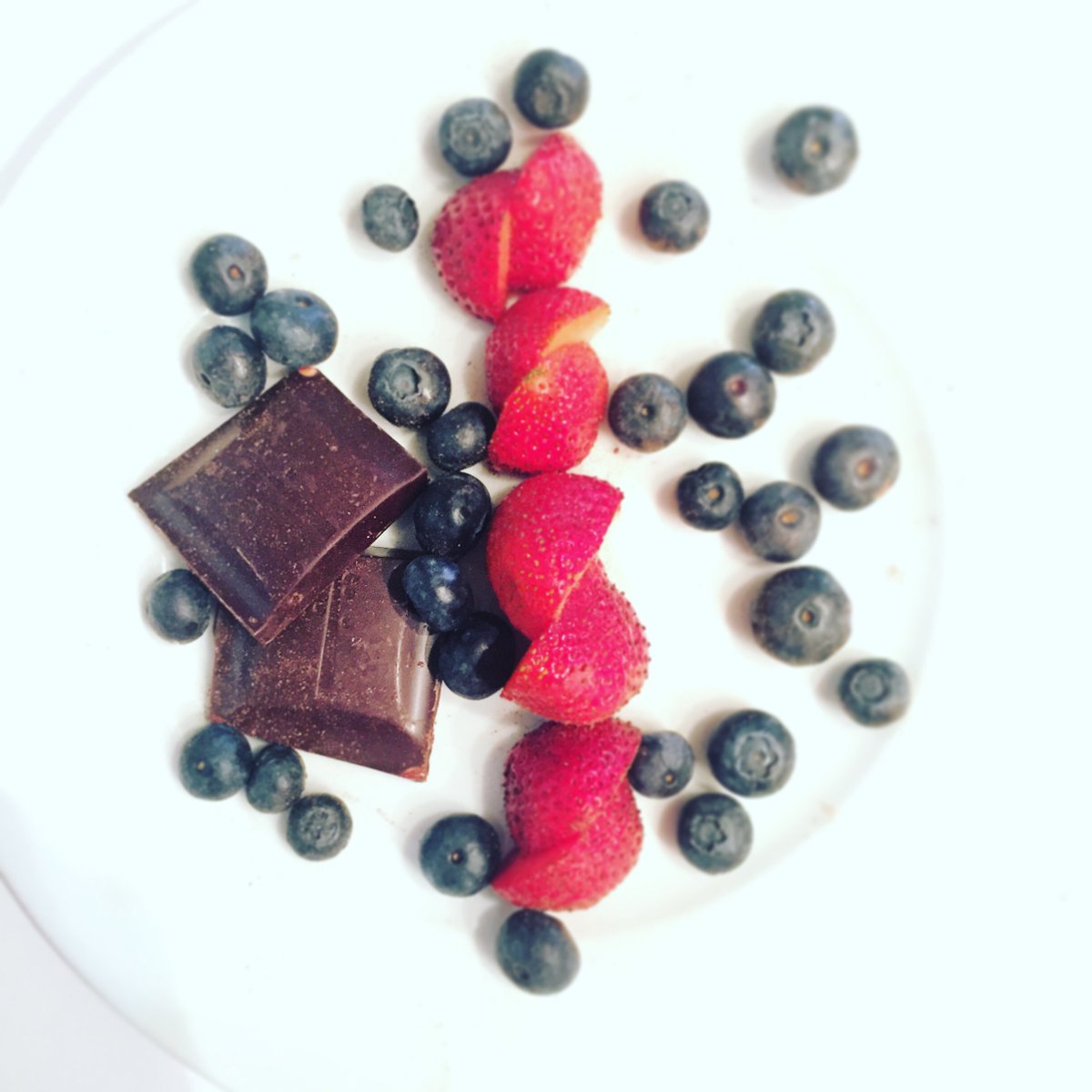 theshakeryJUICE's tweet photo. #strawberries #bluberries #vegan #organic #theshakeryjuicebar #brainfood #dayton #ohio #elevatedyt #nonaprequired https://t.co/zCez9D7gxH
