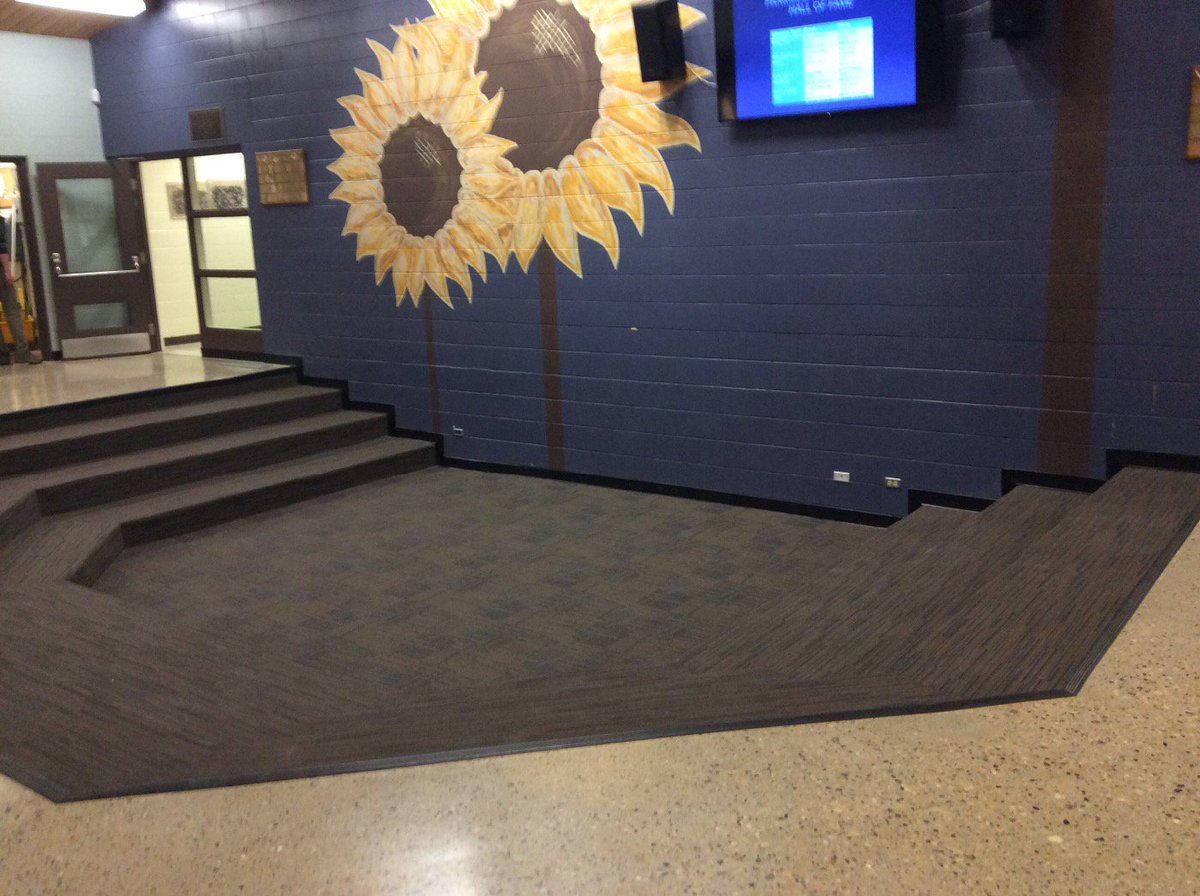 msnichsclass's tweet photo. Picture of the pit area grade 7 and 8 Manitoba Canada #1s1w https://t.co/2IjrC1p4EV
