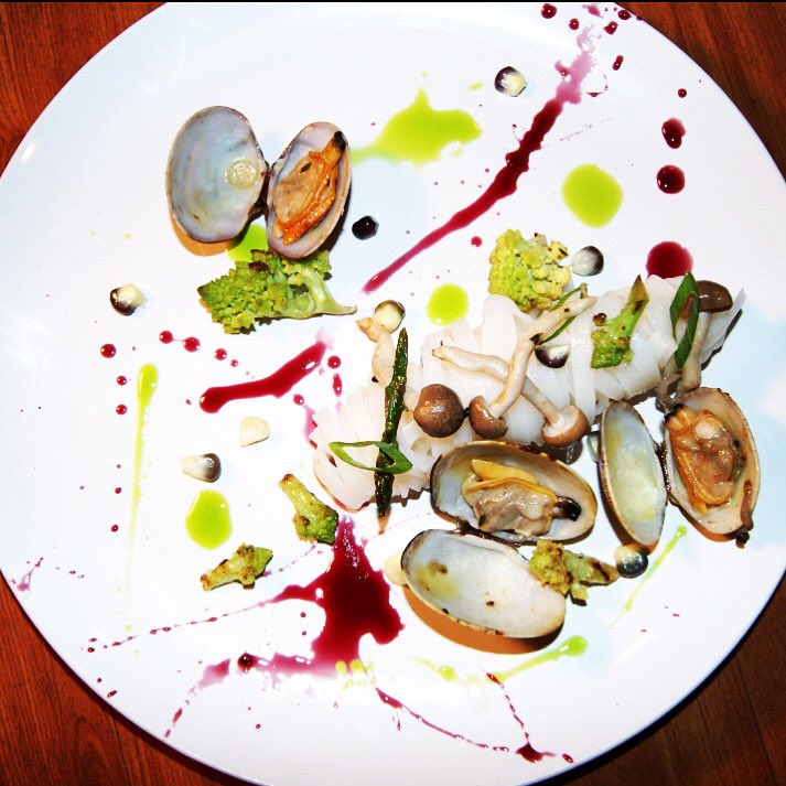 #manilaclams #dinela #lasupperclub #romanesco #lafoodies #corn #laeats #basiloil #foodcolors #artofplating #lachef