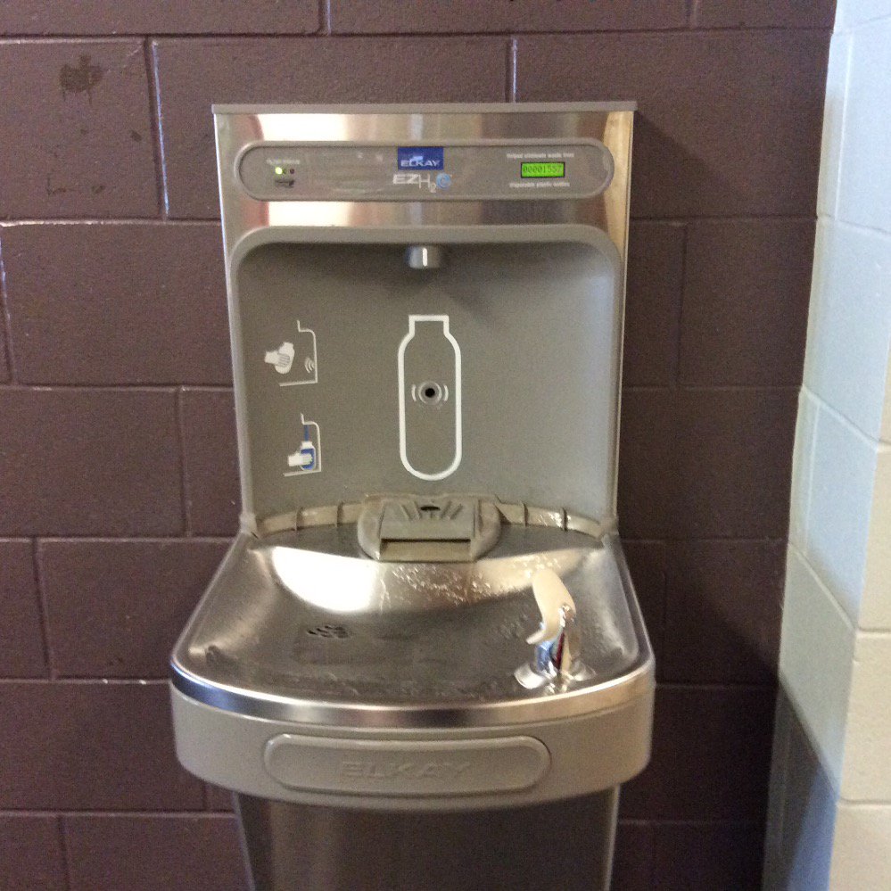 msnichsclass's tweet photo. Our water fountain/bottle filler https://t.co/1jnq2ewdJ3