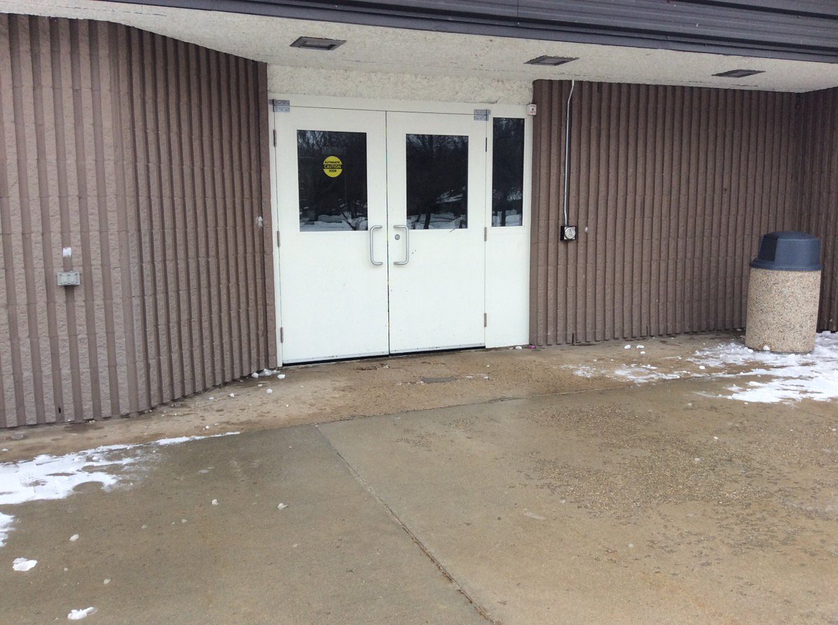 msnichsclass's tweet photo. School doors. Grade 7&amp;8 Manitoba, Canada #1s1w https://t.co/bpqpcbnHeH
