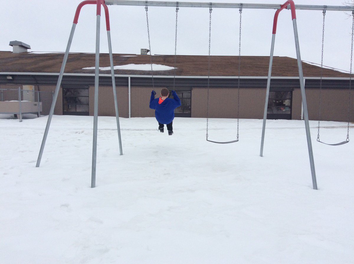 msnichsclass's tweet photo. Swinging in the snow. Grade 7 and 8. Manitoba Canada #1s1w https://t.co/o3Oz0IeyTS