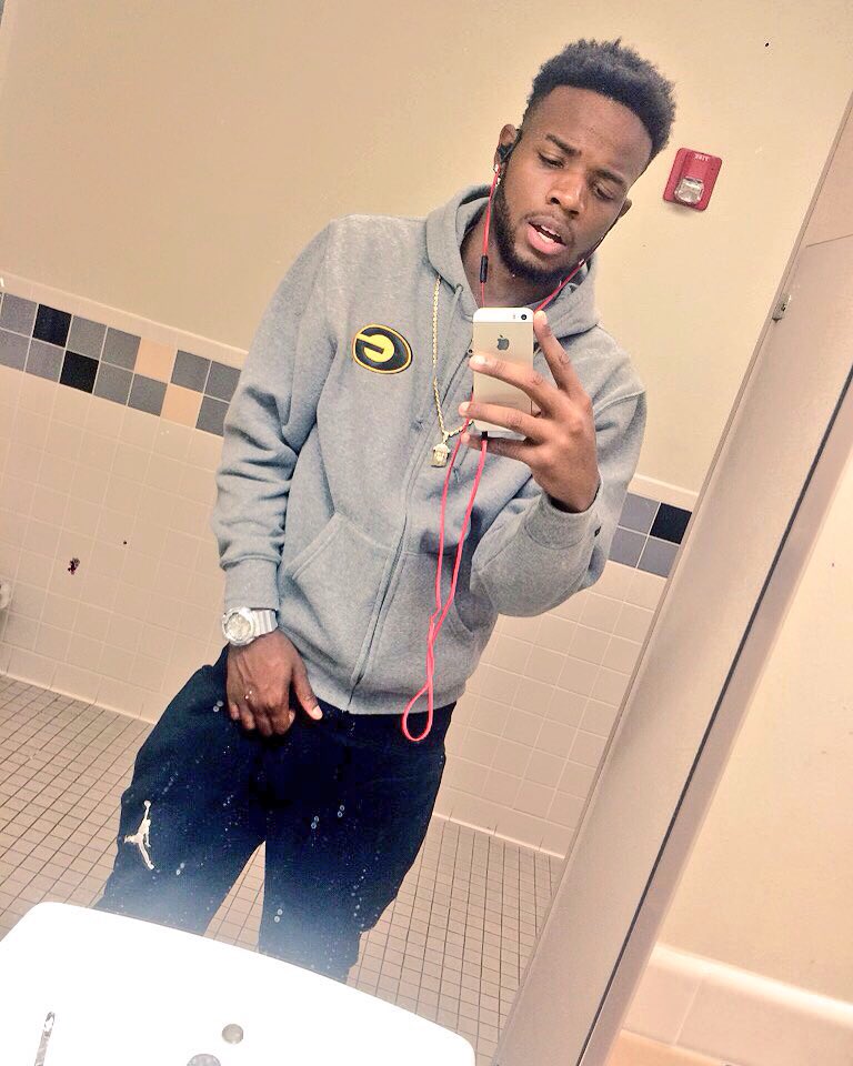 KoachRob_'s tweet photo. My Own #MCM ๐๐ #2Niceee https://t.co/SUs1cZgRjk
