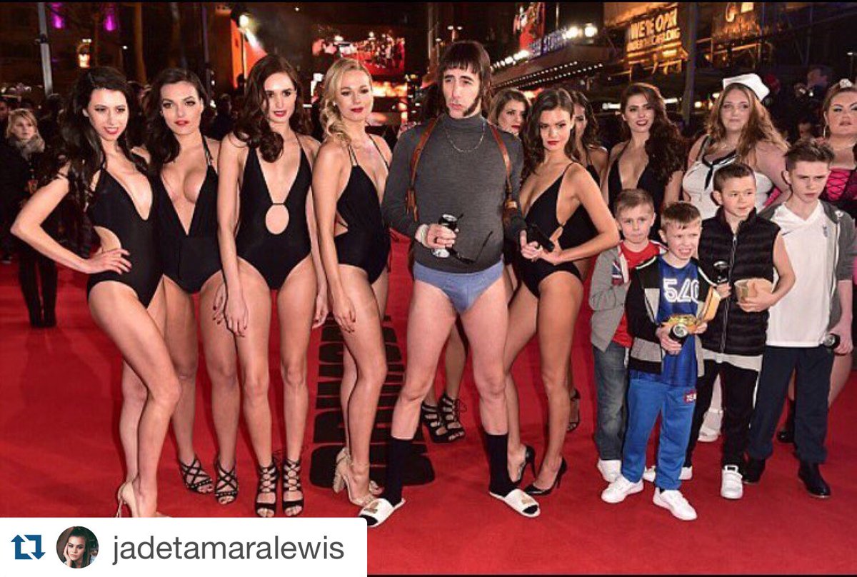 kaceychristo's tweet photo. Tonight @ #Grimsby #film #premiere 🎬 #redcarpet #modellife #swimwear #press #odeon #cinema #leicestersquare https://t.co/Fi9bSuGGJw