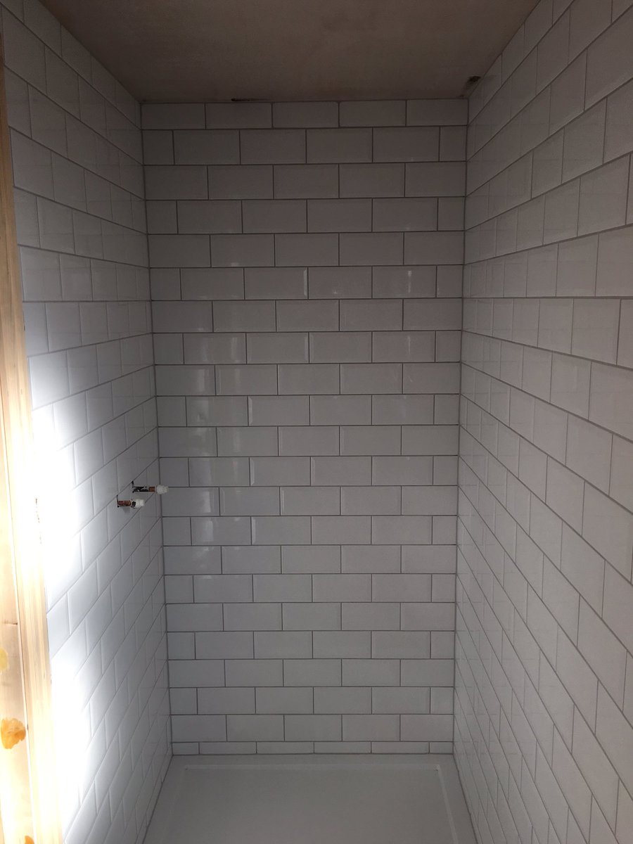 sjltiling's tweet image. Recent loft conversion. After. Using @Rubi_UK_IRE TS 43 plus and @tilemasteradhes