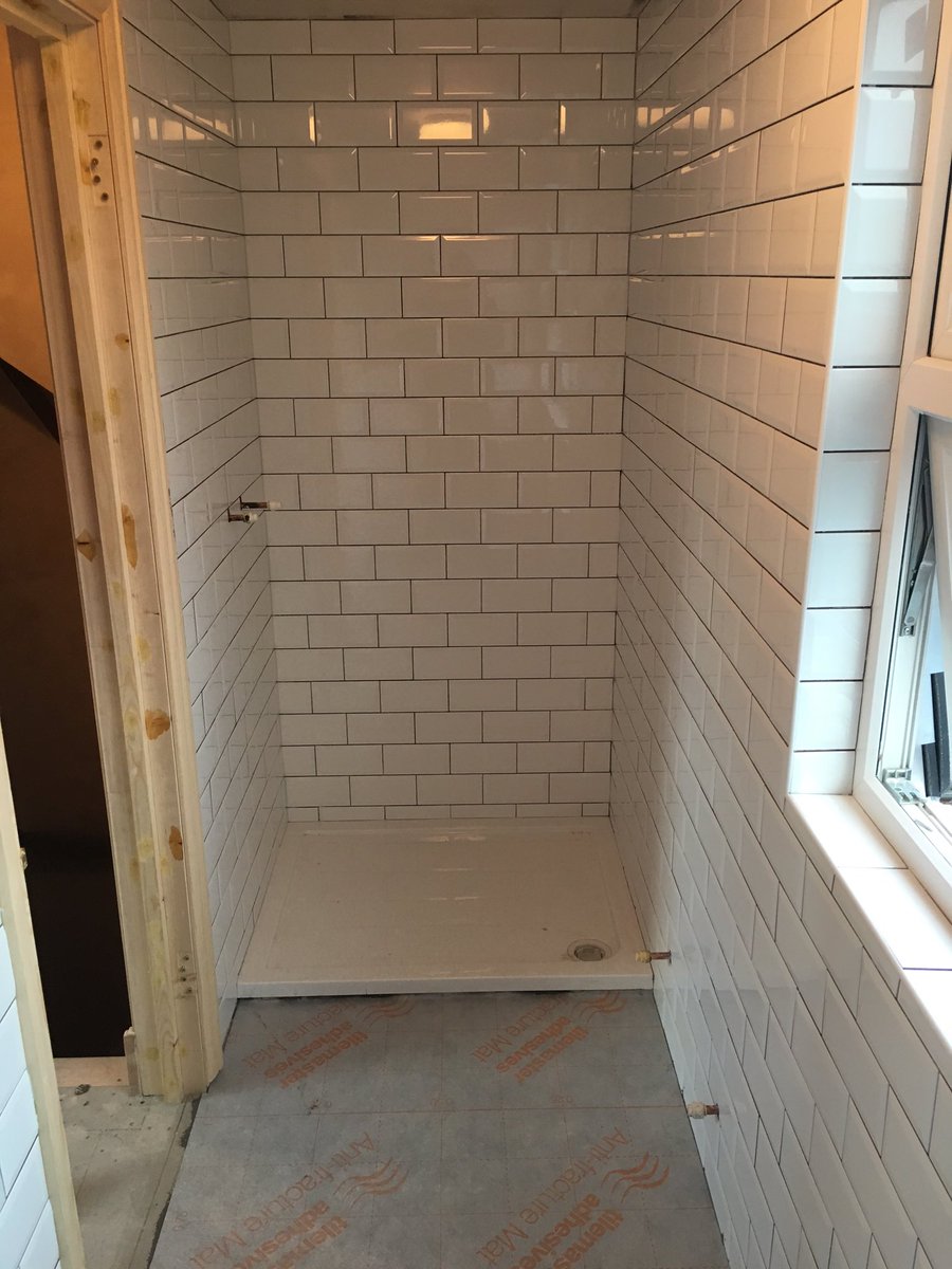 sjltiling's tweet image. Recent loft conversion. After. Using @Rubi_UK_IRE TS 43 plus and @tilemasteradhes