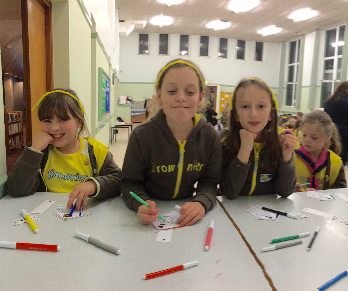 Brickhill_Pack's tweet photo. @BedsGuides @BedfordGuides @gguidinganglia Happy TD! We celebrated with Chocolate, Heidi hair, goats &amp; cuckoo clocks https://t.co/px6xDgigcX