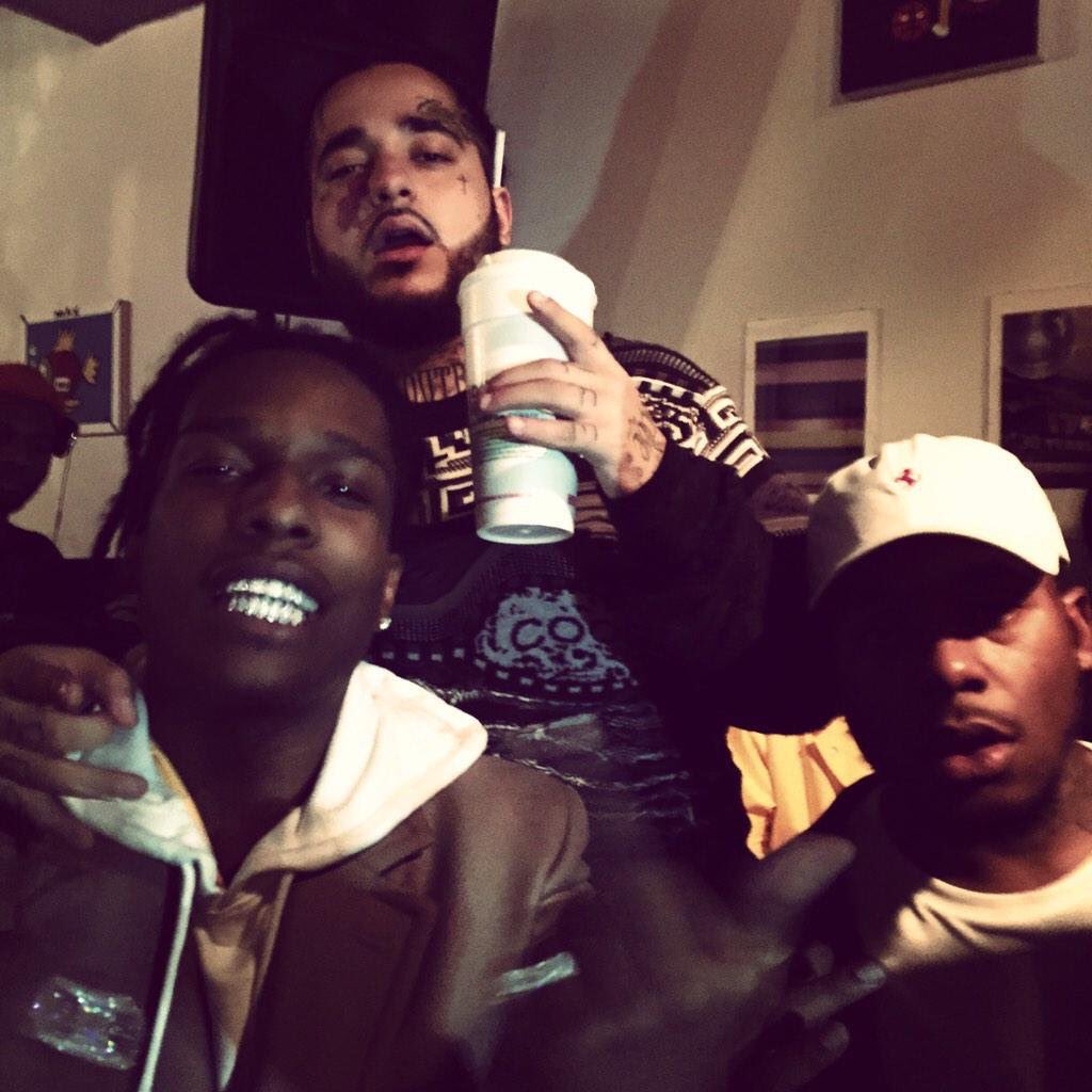 RappersAndDrugs's tweet photo. Mobbin https://t.co/x201yRjyvH