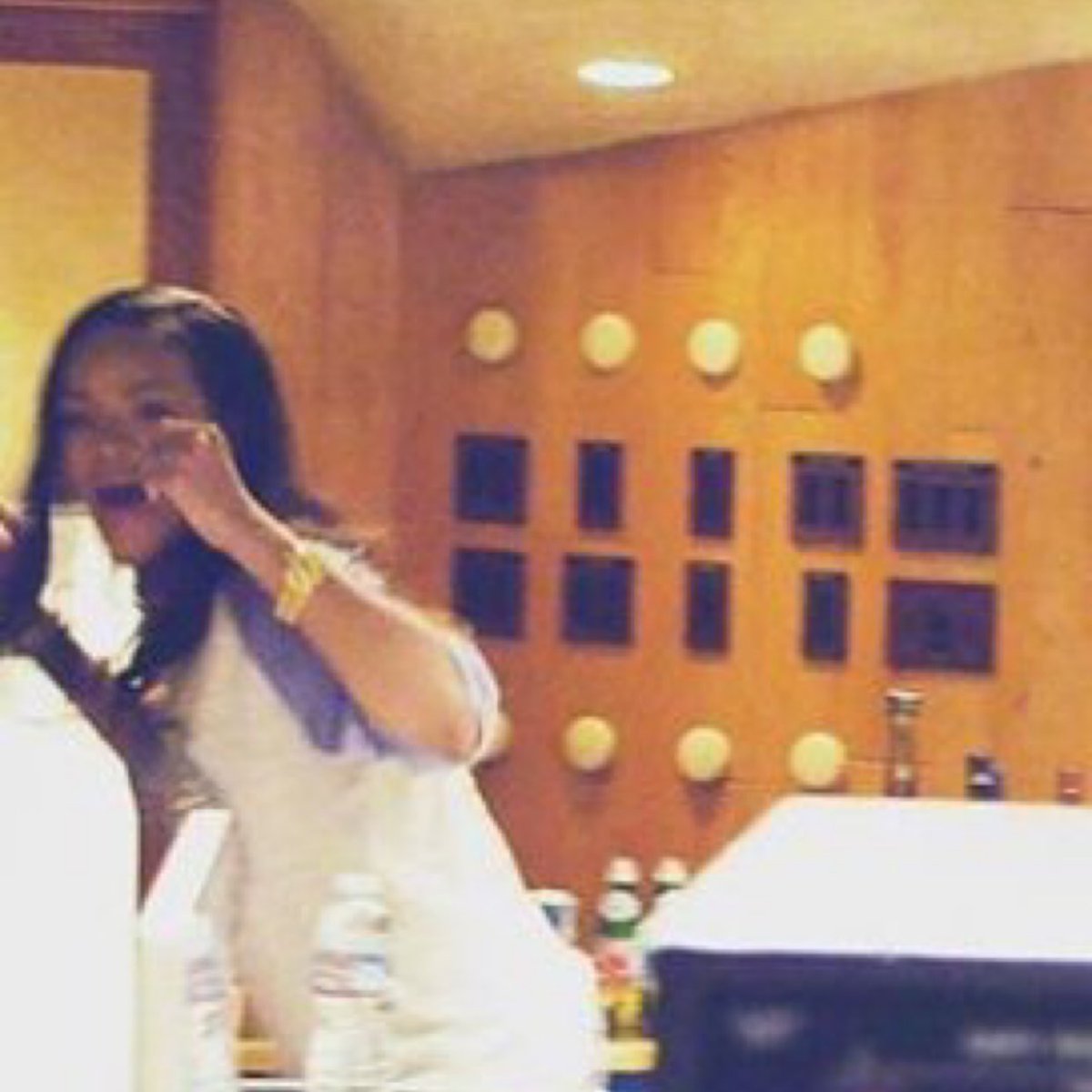 badg4lrihanna's tweet photo. #WorkIsNumber1Party !!! https://t.co/S8h8GHbJwj