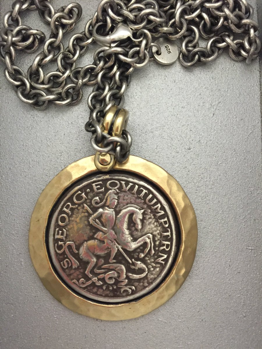 BrotherWolfusa's tweet photo. This two-toned St. George is one of our favorites at the moment. #BrotherWolf #StGeorge https://t.co/9QtzjLtzM5