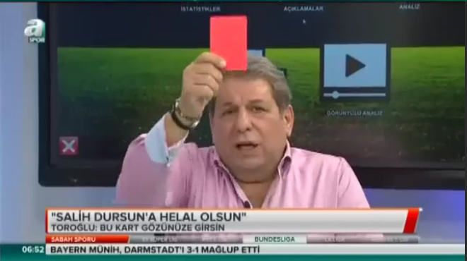 h_brn10's tweet photo. Erman Toroğlu :"Bu Kart Gözünüze Girsin." 

#RedCardBigGoal #RedCardBigGoal https://t.co/nQ2C5oY5Sn