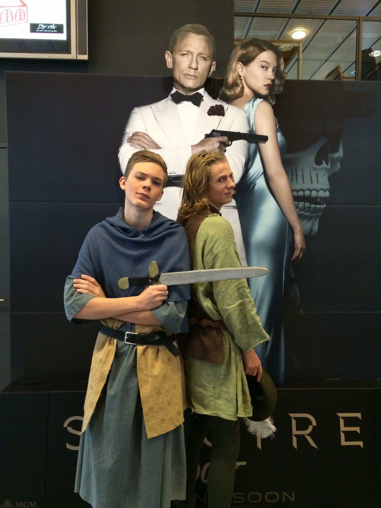 AskDuEr12's tweet photo. Check out our new movie coming out in 2016. It's called Robin Hood 2: Robin is Really in the Hood https://t.co/MOxB5DRhEF
