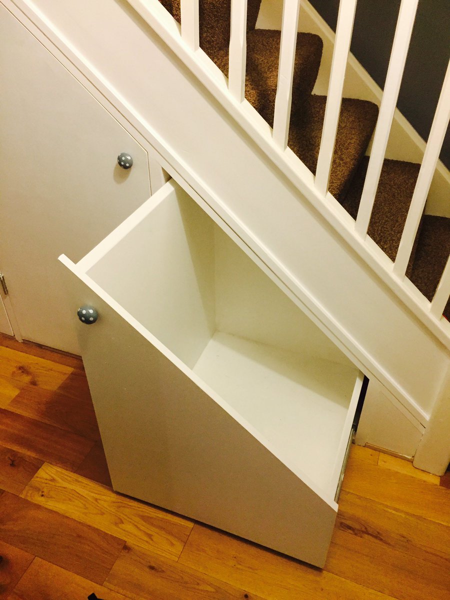 A new under-stair storage cupboards with a pull out drawer! 🔨🔨