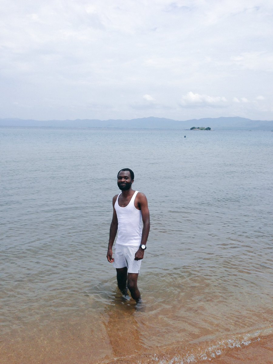 SannieYoung's tweet photo. 15.01.15 Getting ready 4 the 'baptism' of the freshest waters of #LakeMalawi. #Likoma #Island #LikomaIsland #Malawi https://t.co/lDjrJcXMNE
