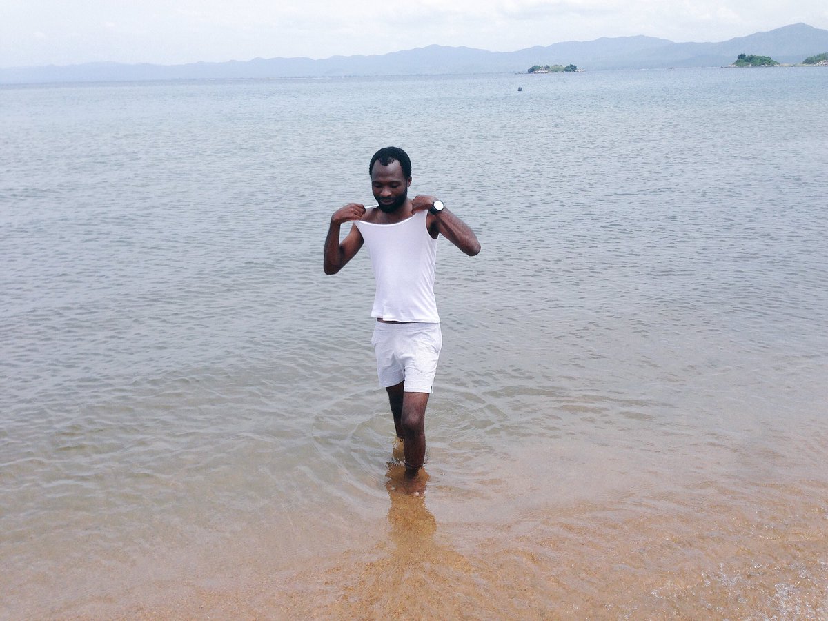 SannieYoung's tweet photo. 15.01.15 Getting ready 4 the 'baptism' of the freshest waters of #LakeMalawi. #Likoma #Island #LikomaIsland #Malawi https://t.co/lDjrJcXMNE
