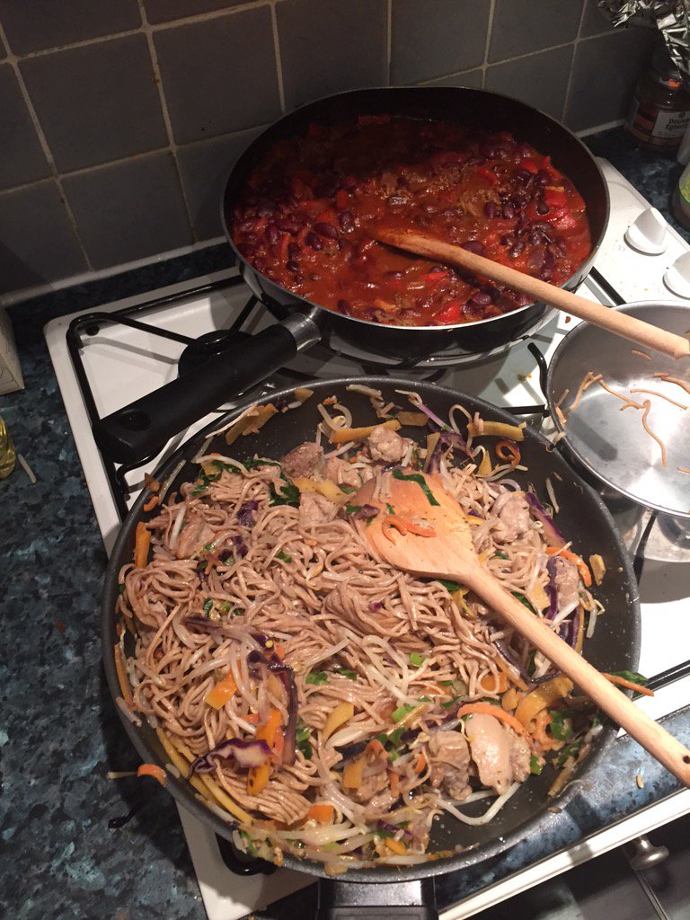 christinamaxt's tweet photo. Slight overkill on food prep tonight. #gainzzzz #needmoretupperware https://t.co/LDvUWmFp7k