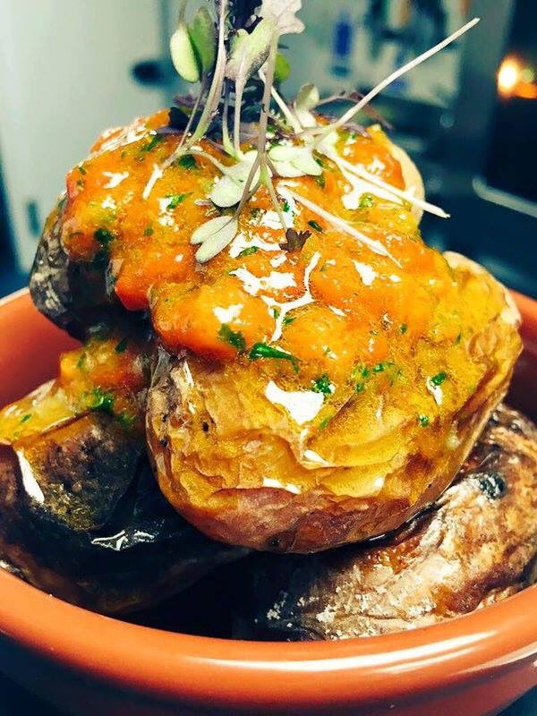 hopandhorn's tweet photo. How nice does this look? Canarian salt crust potatoes with mojo sauce, available soon from our new menu #crosbynet https://t.co/wnDvi4CtZC