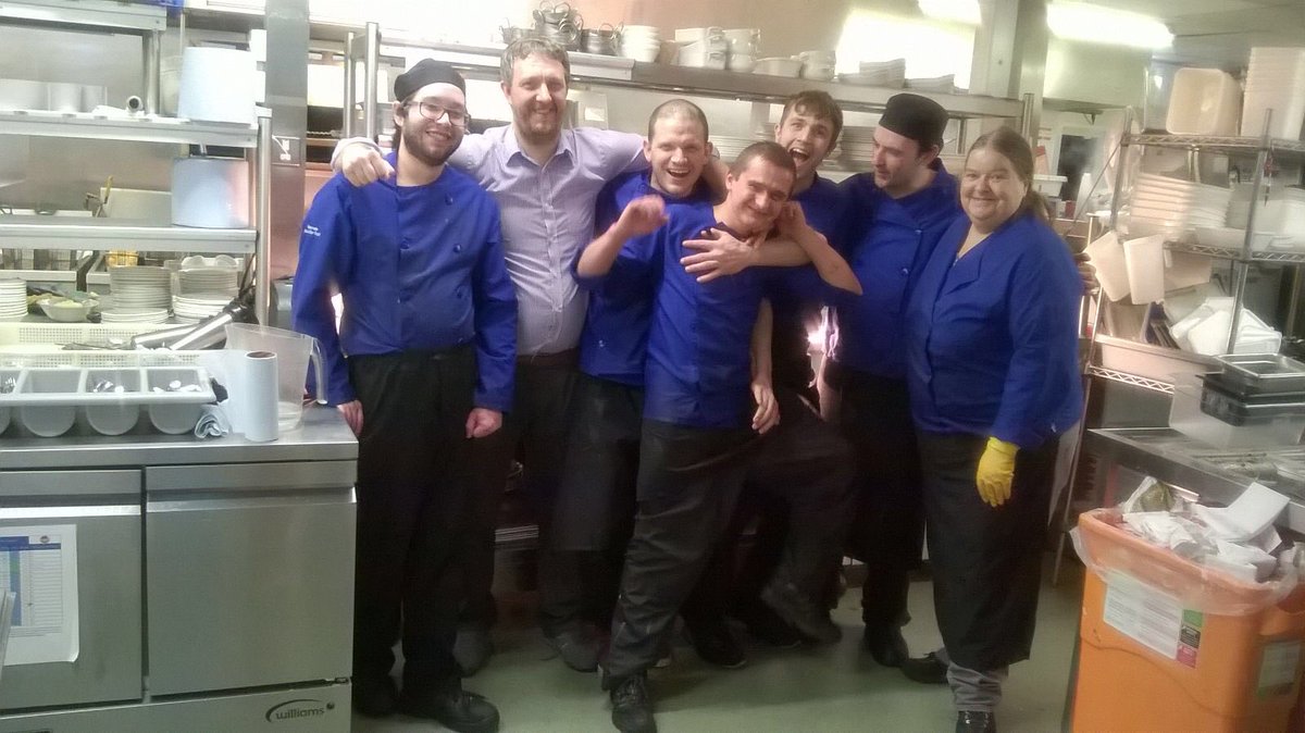 christiemiddle1's tweet photo. @Robodu @WeAreSUGM #pigm #mightysouth #moraleboost #kitchentraining ๐๐ https://t.co/R2i0FtL3rE