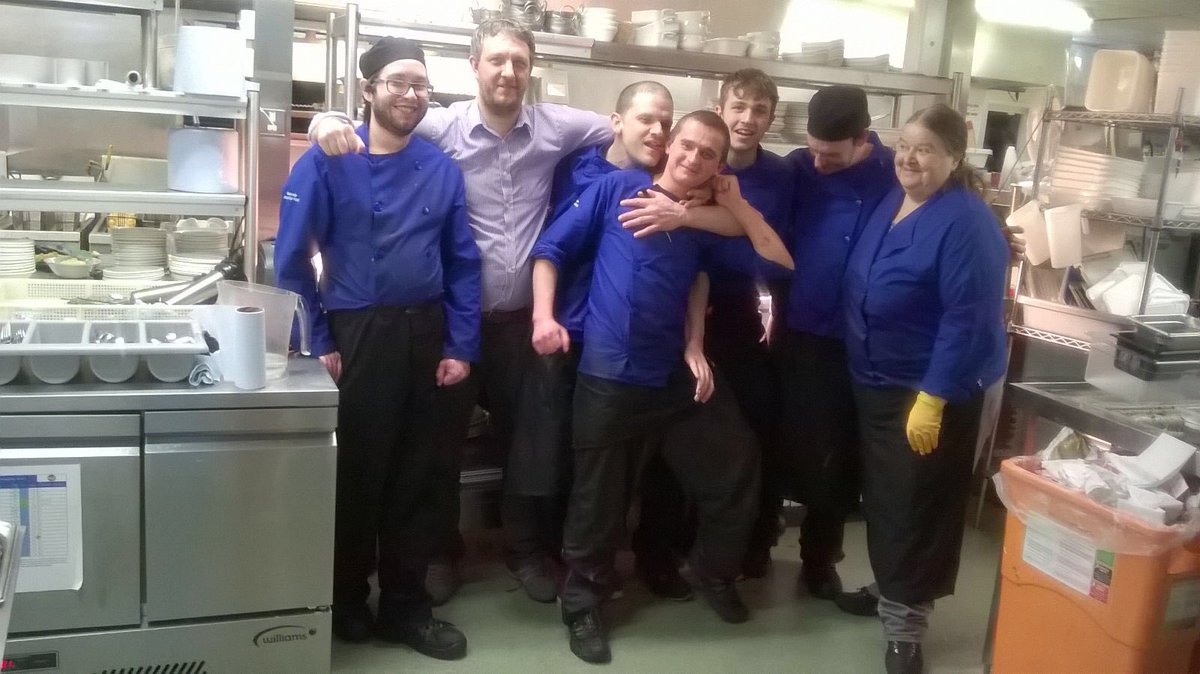 christiemiddle1's tweet photo. @Robodu @WeAreSUGM #pigm #mightysouth #moraleboost #kitchentraining ๐๐ https://t.co/R2i0FtL3rE