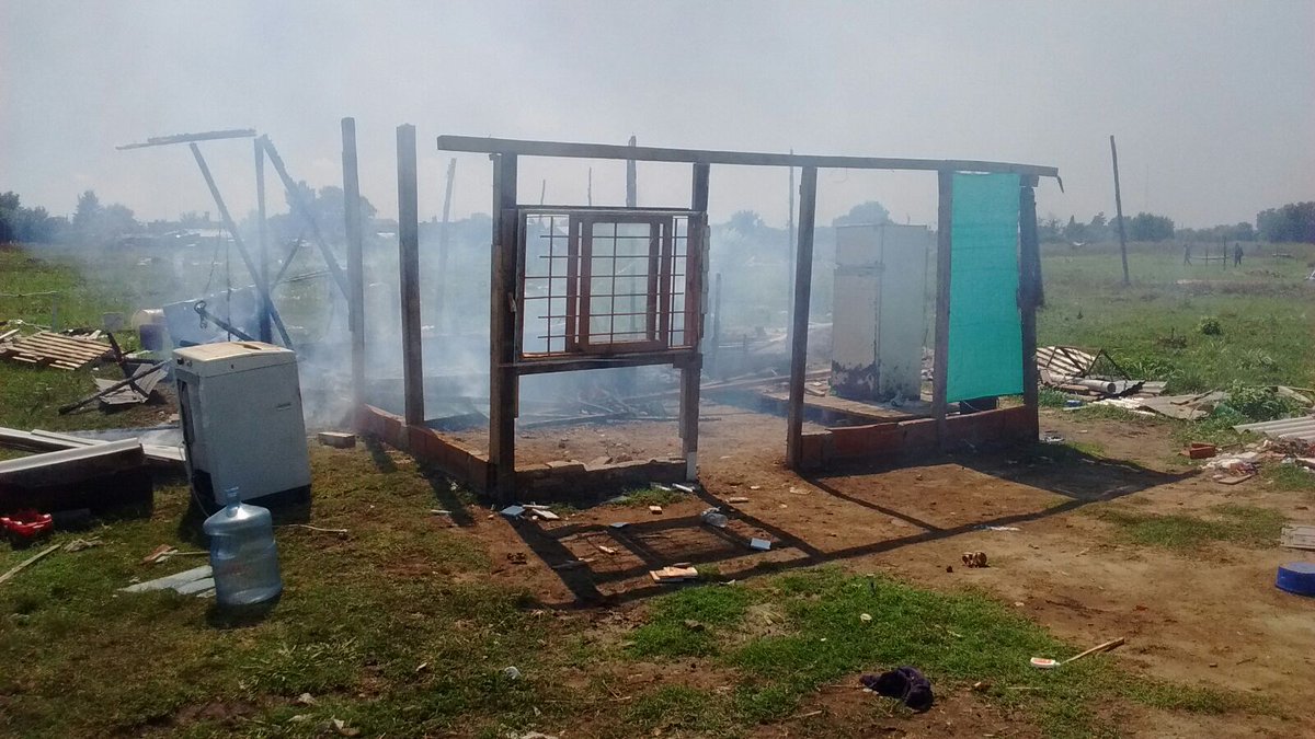 #CortemoslaCon los desalojos como solución a la problemática de hábitat y pobreza. 
-> ar.techo.org/gWDqM <-