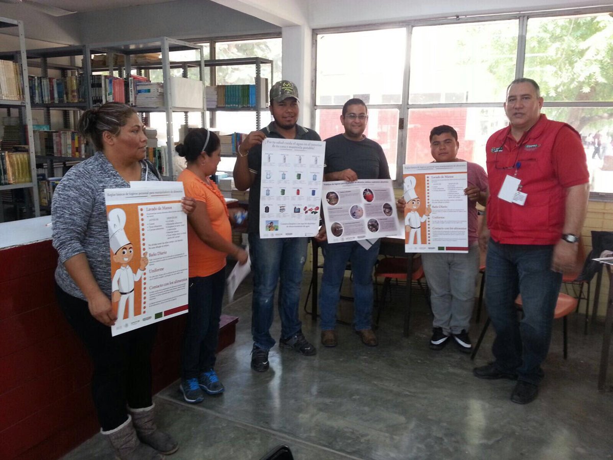 CoeprisTam's tweet photo. #Mante Platicas de fomento “6 pasos de la salud con prevención” impartido a la población del Ej. División del Norte https://t.co/6V95gXrlEc