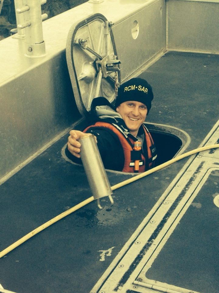 rcmsarstation35's tweet photo. Maintenance Officer Dave Best #RCMSAR35
Thanks Dave! Vessels #SarReady keeps us #SafeOnTheWater #Yyj #VictoriaBC https://t.co/bpx4Q4Ypiv