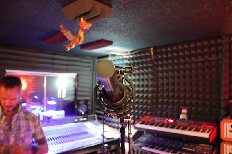 sherylwginae's tweet photo. RT DynamiteHack step up to the mic #dynamitehack #atx #inthestudio #beardsleymitchell #reeltoreel https://t.co/eeRfvS6TJA