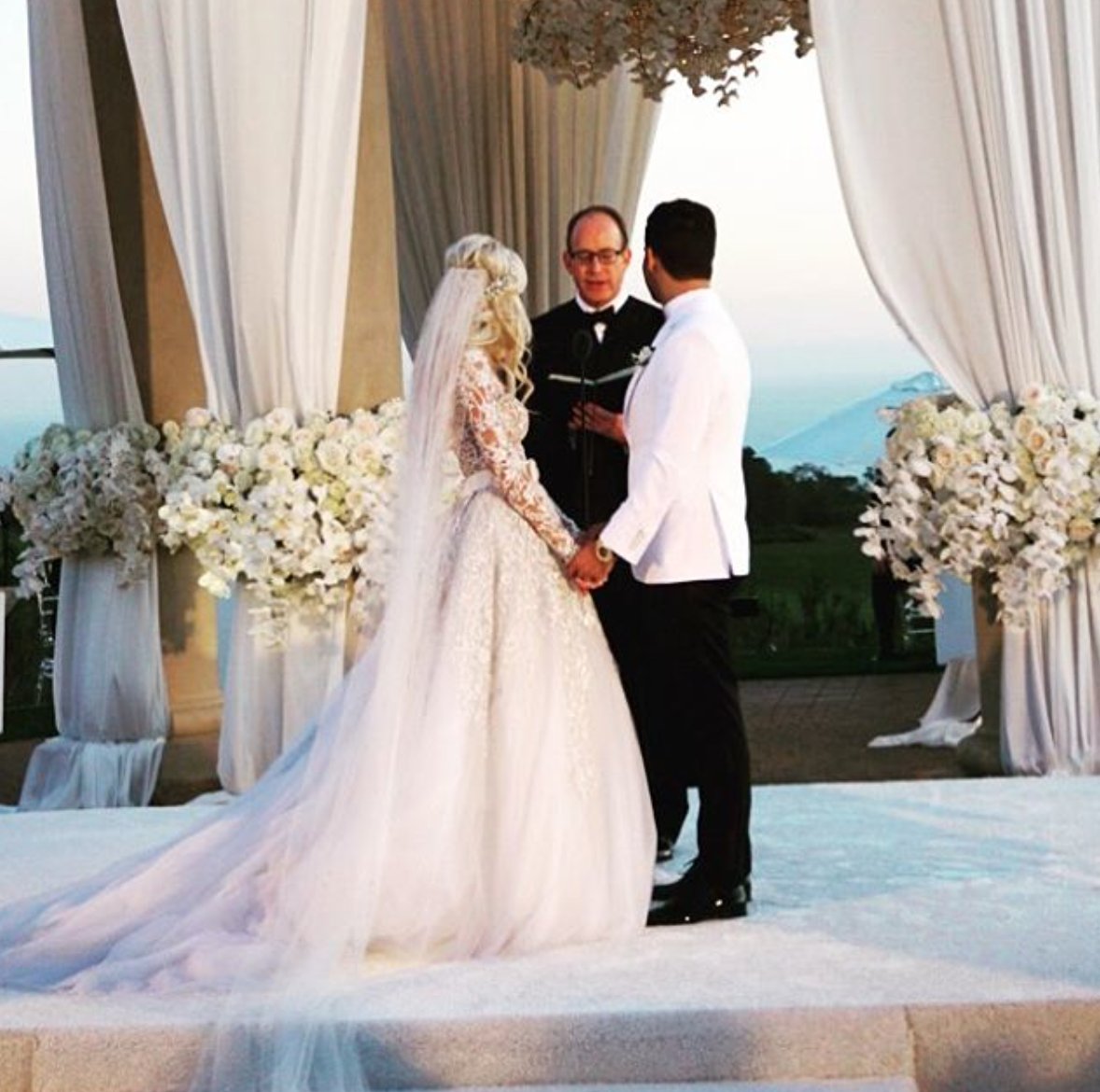 Congrats to #LagunaBeach alum Casey Reinhardt on her beautiful wedding:  https://t.co/zL7zzTXvlU