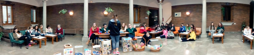 CMSantaMariaGr's tweet photo. Noche con cena solidaria y bingo...así lo disfrutamos!!! https://t.co/IvOnV2HQvY