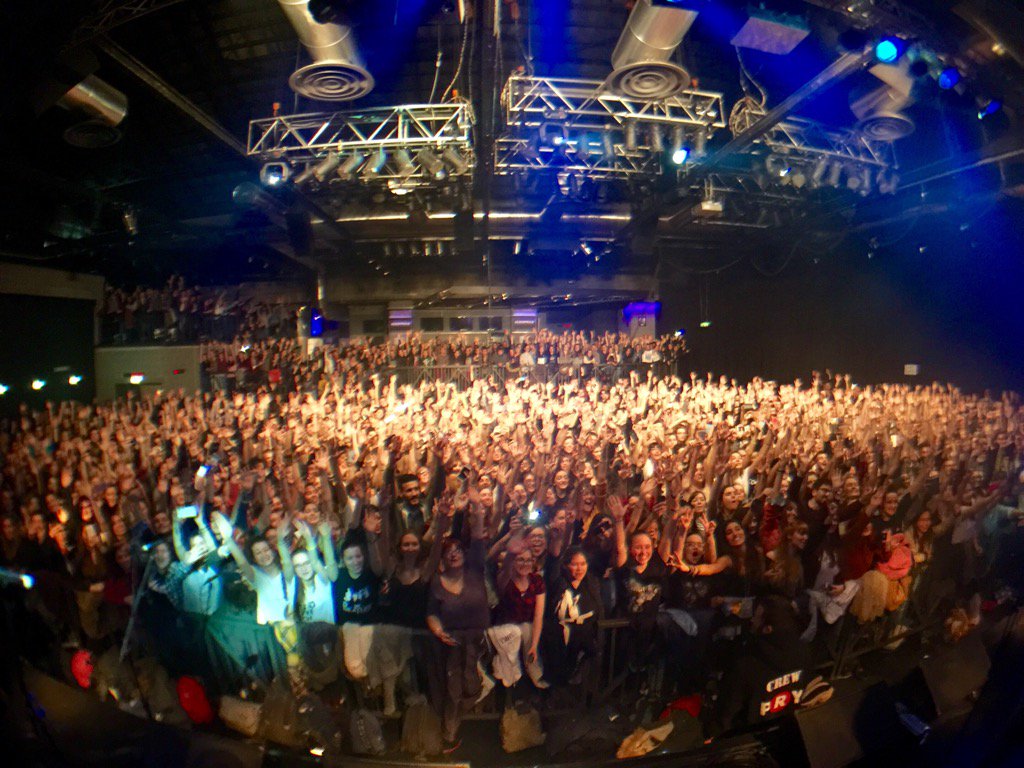 Kodaline's tweet photo. Thanks so much Milan! That was magic, we'll be back #alcatraz https://t.co/g7wPn48fsn