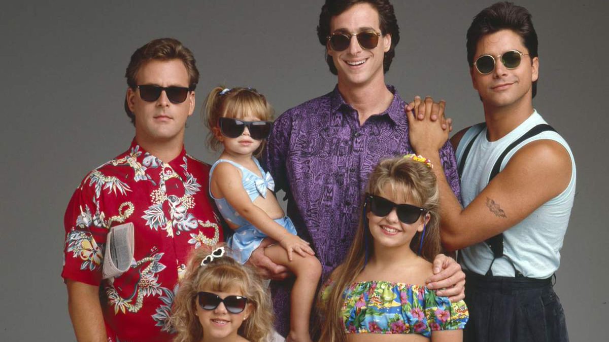 Stephanie And D.J. Tanner Take Us Behind The Scenes Of The Iconic Full House Hawaii Episode
