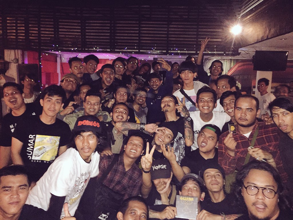 Rimauman Music (@rimaumanmusic) on Twitter photo @utbbys <a href="/semiotika_/">semiotika</a> dan rekan-rekan di Circus Travelling Show - Chapter Palembang tadi malam, safe journey .. @utbbys <a href="/semiotika_/">semiotika</a> dan rekan-rekan di Circus Travelling Show - Chapter Palembang tadi malam, safe journey ..