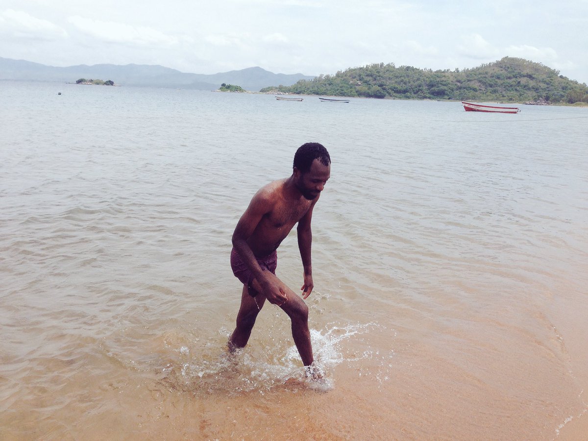 SannieYoung's tweet photo. 17.01.2015 #Moments upon moments! #LakeMalawi #LikomaIsland #Likoma #Island #Malawi #Tourism #TravelTuesday #Beach https://t.co/aEpY0TtCGo
