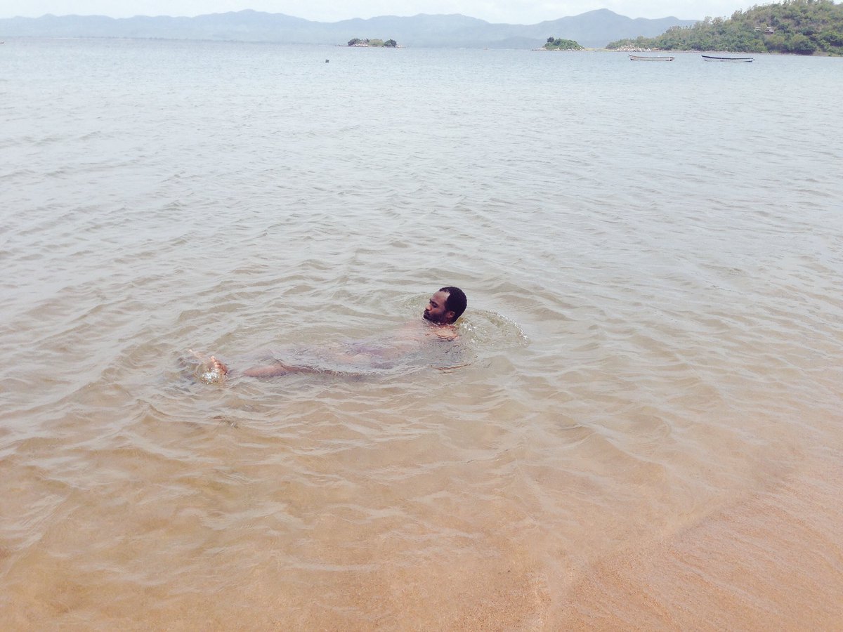 SannieYoung's tweet photo. 17.01.2015 #Moments upon moments! #LakeMalawi #LikomaIsland #Likoma #Island #Malawi #Tourism #TravelTuesday #Beach https://t.co/aEpY0TtCGo