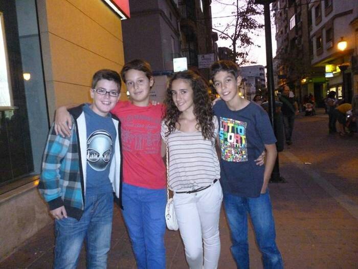 daniortega99's tweet photo. Mi grupo de amigos en 1° de la eso VS Chavaleria de hoy https://t.co/qhOJhIdyWr
