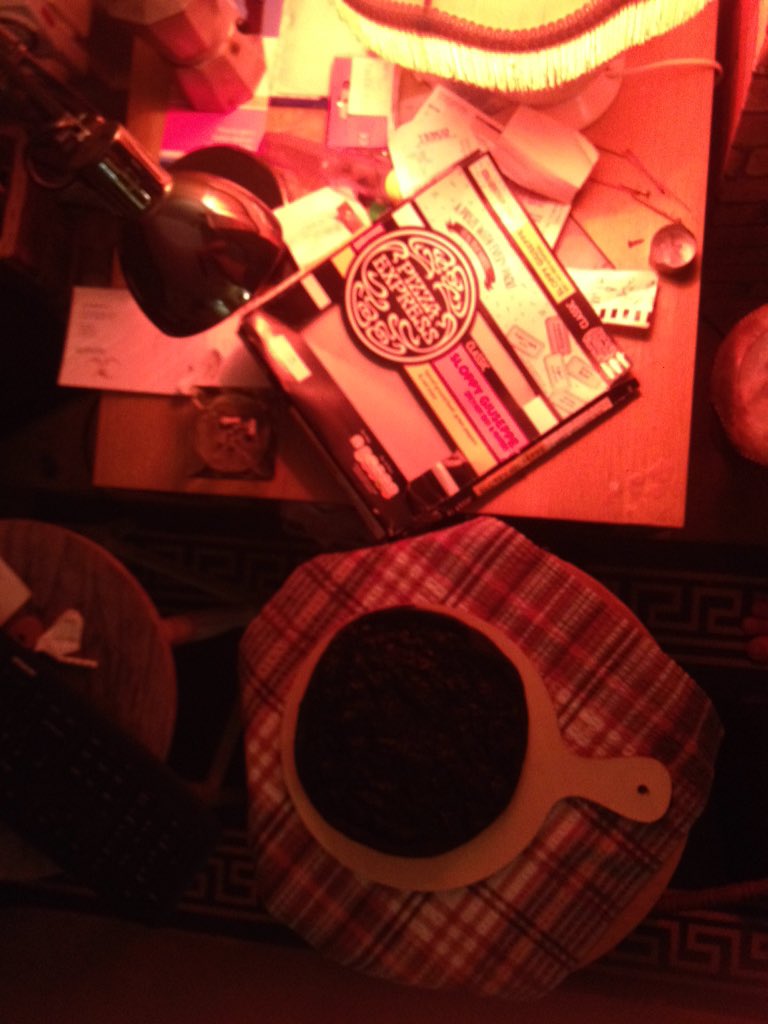 Not right <a href="/pizzaexpress/">PizzaExpress</a> My carer Paul has just left me with this pizza but I'm scared. Smelt nice 8 hrs ago...