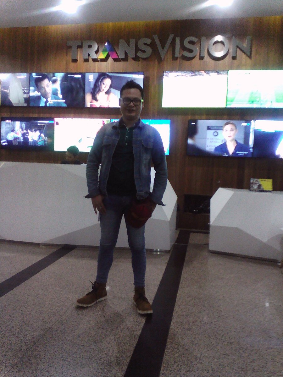 toni_host's tweet photo. Jadwal meet &amp; great with Lidra Reza , lihat di fanpages facebook Advan Community &amp; Instagram Lidra Reza Official . https://t.co/RwPZ0JXaqg