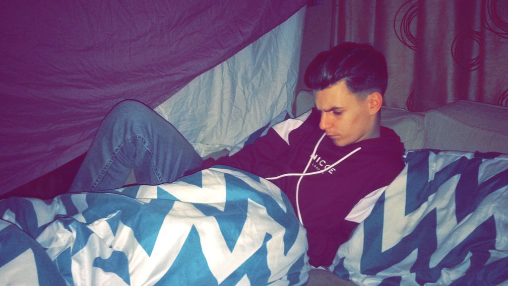 Lilluciee's tweet photo. Still making a den at our age love doing this @scottwillis95 #makingaDen https://t.co/LNqfvF9tR4