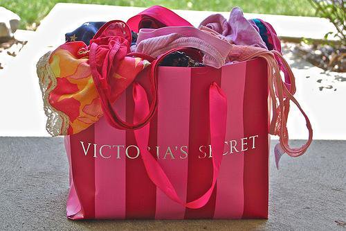 Skinny_Teatox's tweet photo. Win a $1,000 Victoria's Secret Giveaway, enter here > > https://t.co/JESWKNaF78 (takes 5 seconds) Good luck!! https://t.co/aG7bLpf6KG