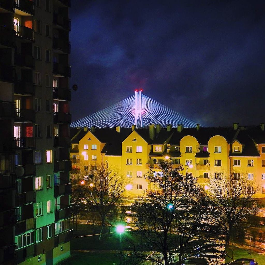 AI_is_present's tweet photo. #polandarchitecture by @pedro.wroclaw #architektura #polska https://t.co/ilRYaEeG4c "Kozanów nocą.
#wroclaw #wrocl… https://t.co/M6nSmBIaPf