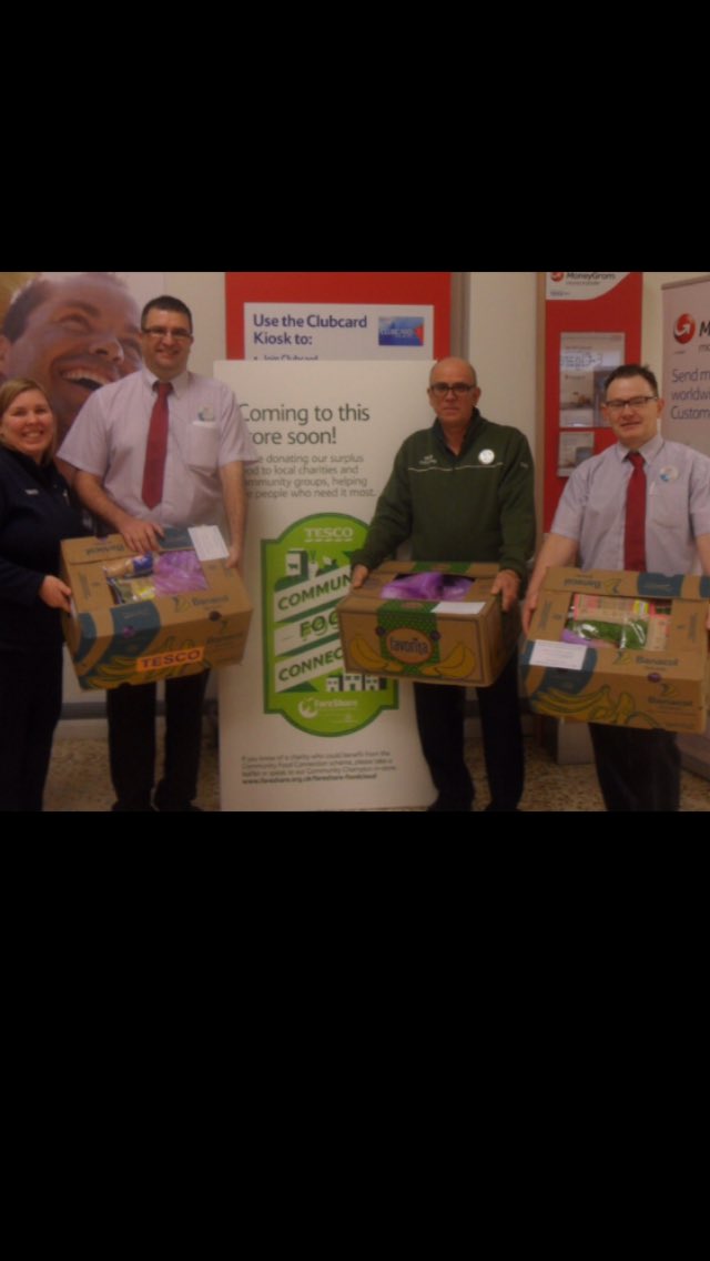 samnutster's tweet photo. New Oscott Team First Donation🍴chuffed!#proudtobeapartofit @Brooks3240 @scubanicki @ChrisKnell2 @TonySinkinson https://t.co/4qvSyYBPG0