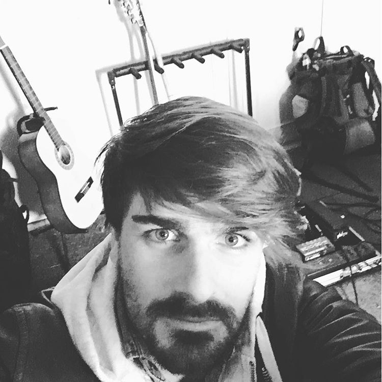 jaime_terron's tweet photo. Grabando canciones nuevas para vosotros! 🕶🕶🕶 https://t.co/1Wl3ko6yRQ