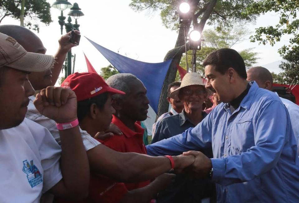 elnuevoherald's tweet photo. El 72% de los venezolanos “quiere” salida anticipada de @NicolasMaduro https://t.co/dIgvJrW2PX #Venezuela https://t.co/SiV8CqPUuZ