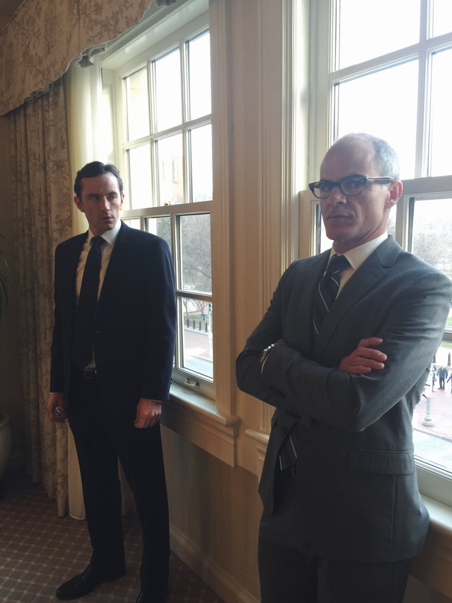 HouseofCards's tweet image. Preparing to escort President Underwood to tonight’s event. Follow @Netflix on Snapchat for the full story.