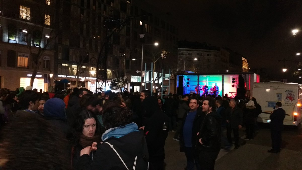 OskarMeGo's tweet photo. No permetrem que el capitalisme s'aprofiti de la crisi-estafa per instaurar la precarietat perpètua #Correscales https://t.co/BS0CWpTjpy