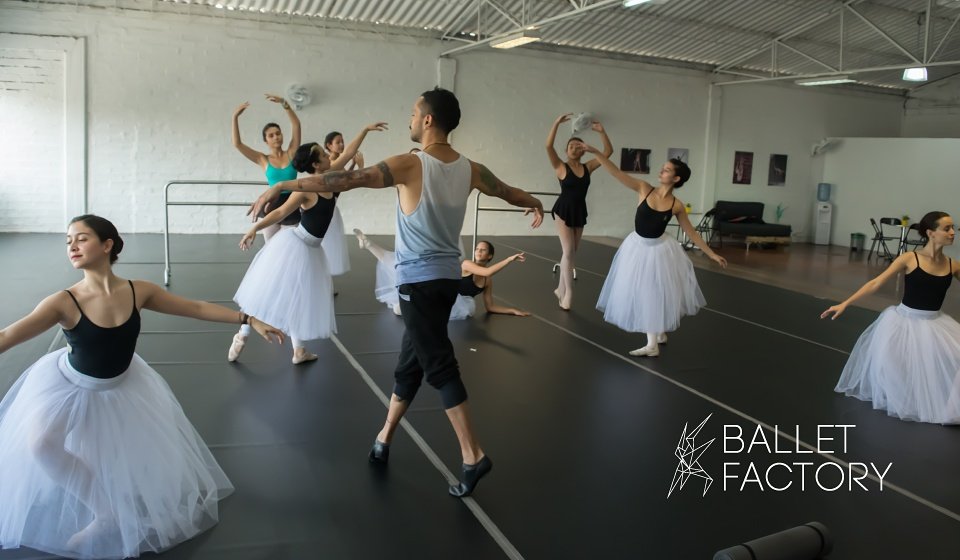 Ballet_Factory's tweet image. Bailarinas románticas, bondadosas, puras, etéreas, dramáticas y llenas de amor. #balletfactory #blanco2016