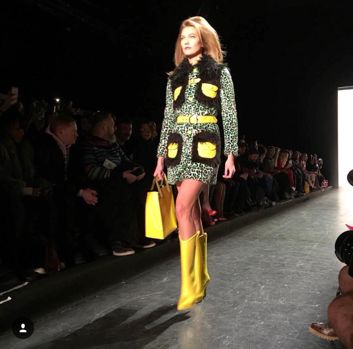 WakinUpInSD's tweet photo. #NeedThisLook https://t.co/foO0ceU1nS